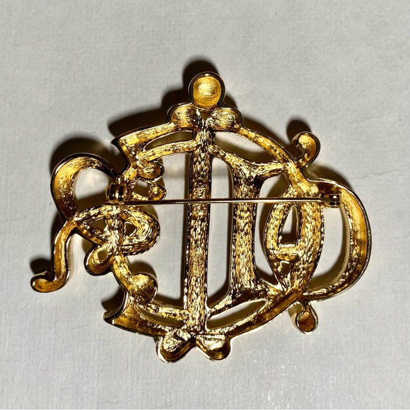 COPY - Vintage 1950’s CHRISTIAN DIOR Gold Plated Monogram LOGO Brooch. Germany.… - Picture 2 of 7
